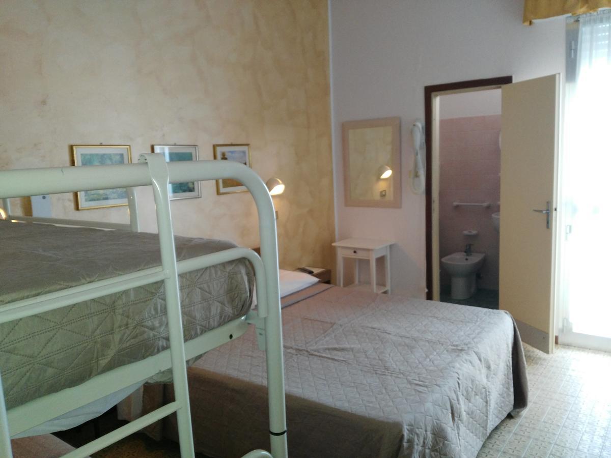 Hotel Marittimo ريميني المظهر الخارجي الصورة