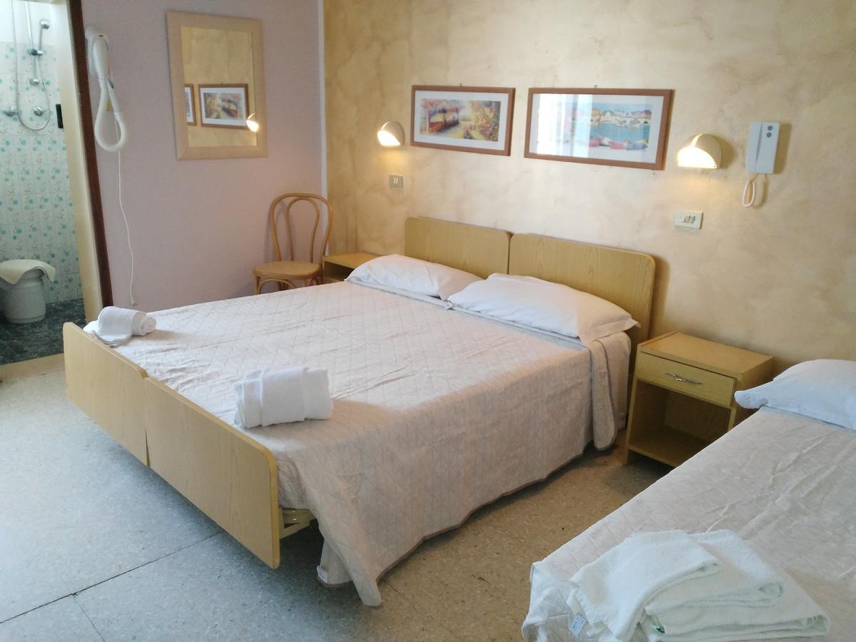 Hotel Marittimo ريميني المظهر الخارجي الصورة