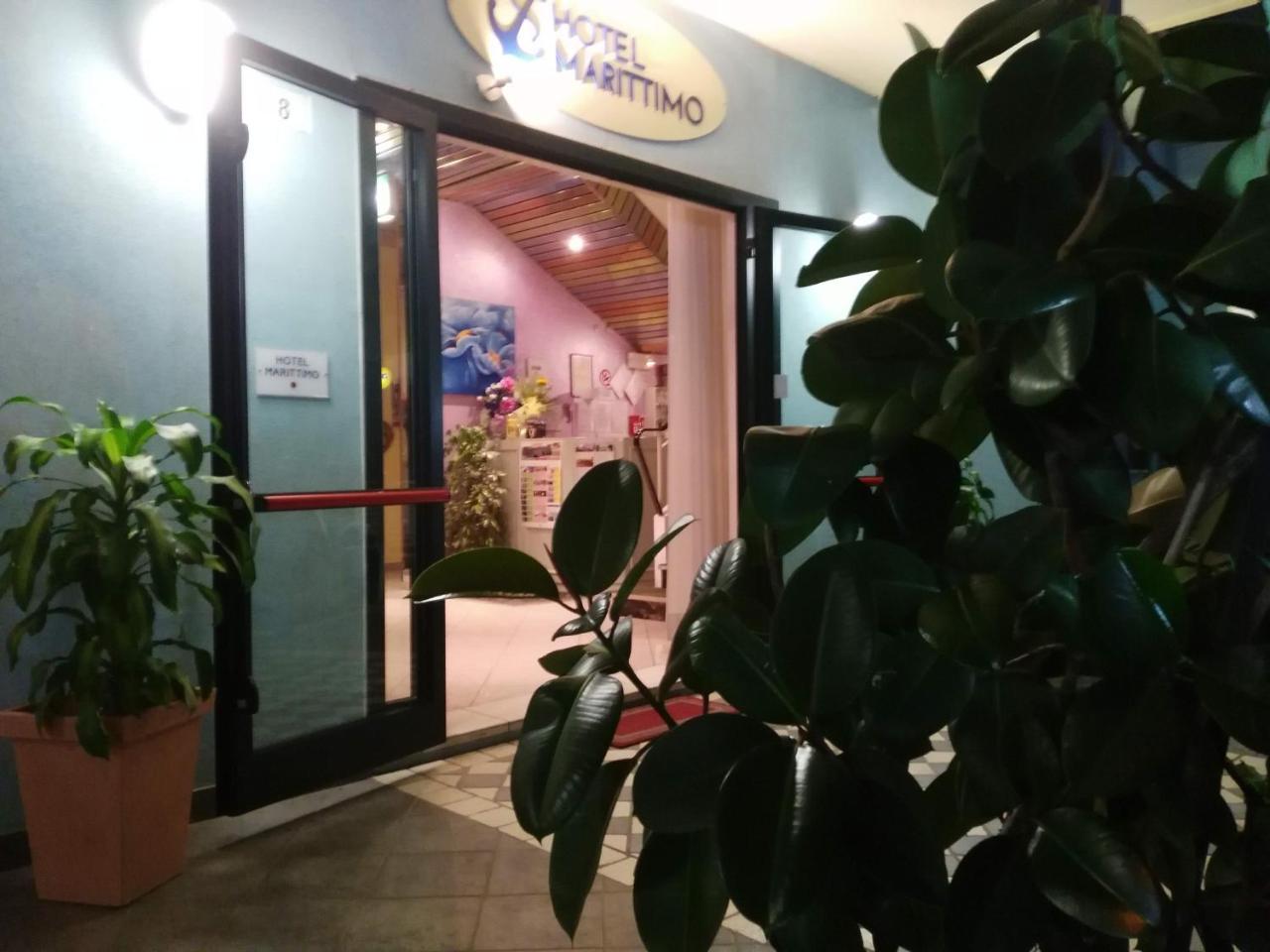 Hotel Marittimo ريميني المظهر الخارجي الصورة